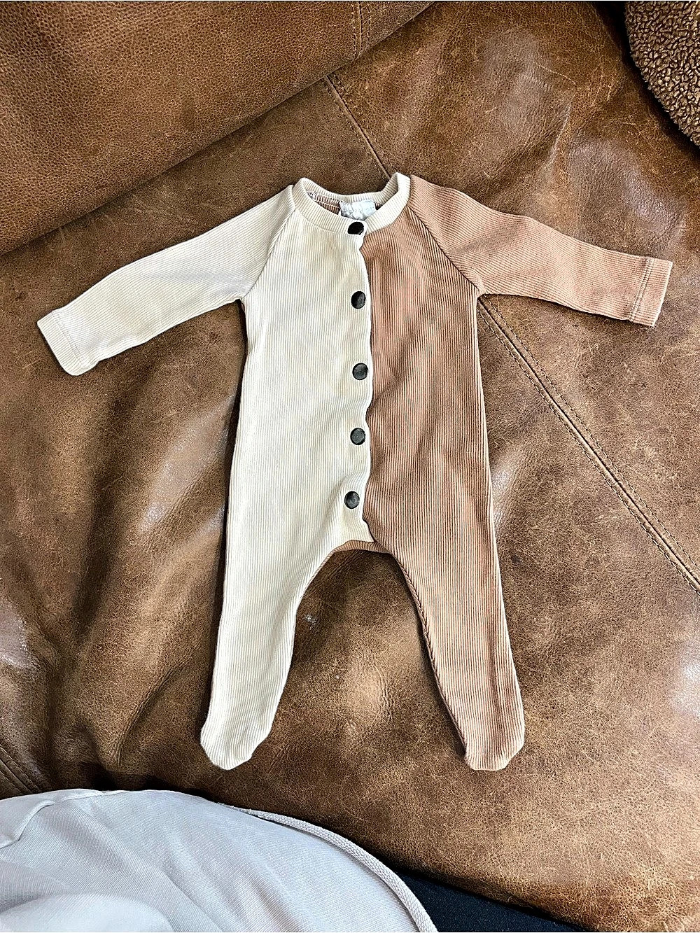 Beck baby Ribbed Two-Tone Baby Footie Like New